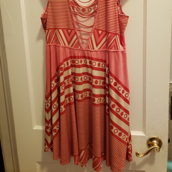 Dress - Picture 4 of 4